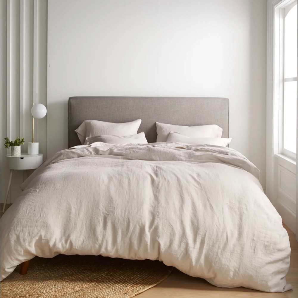 Quince European Linen Duvet Cover Set- Brand New- never used.